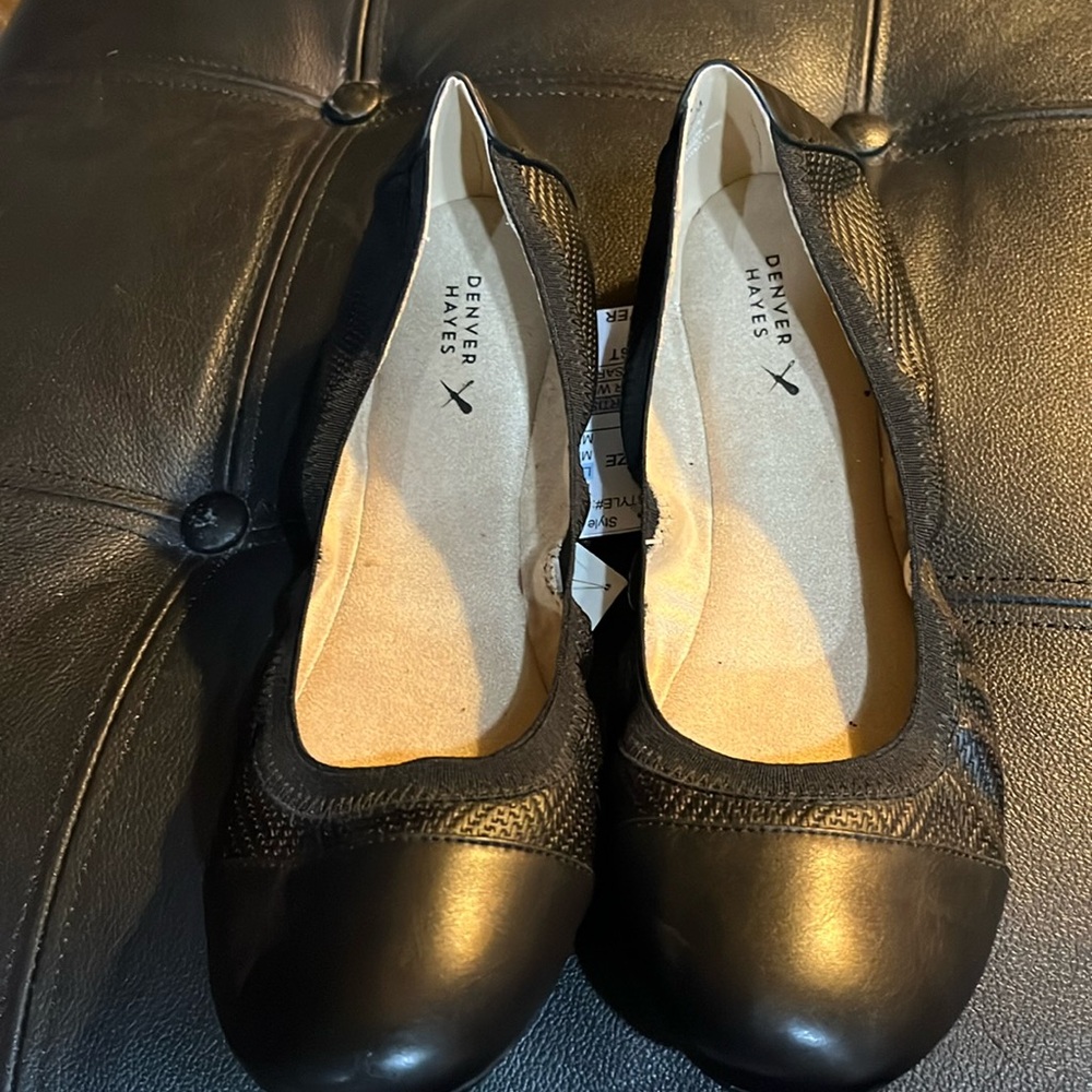 NWT DENVER HAYES BLACK BALLET STYLE FLATS (SZ.9)